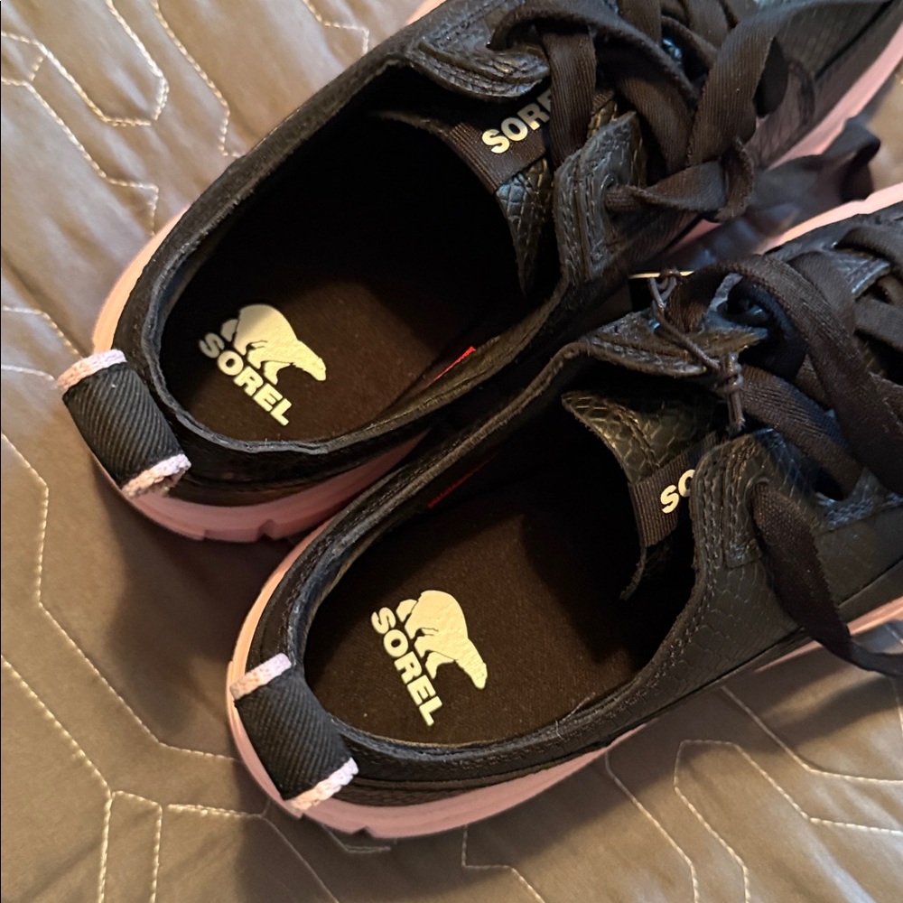 Brand new darling sorel pink sole leather tennis shoe style - Picture 5 of 6